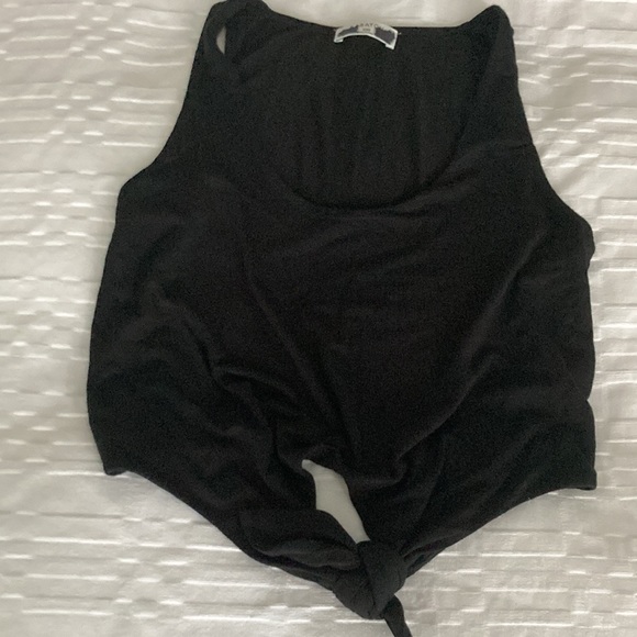 Flattering black tank top with front tie (Babaton) - Picture 1 of 4